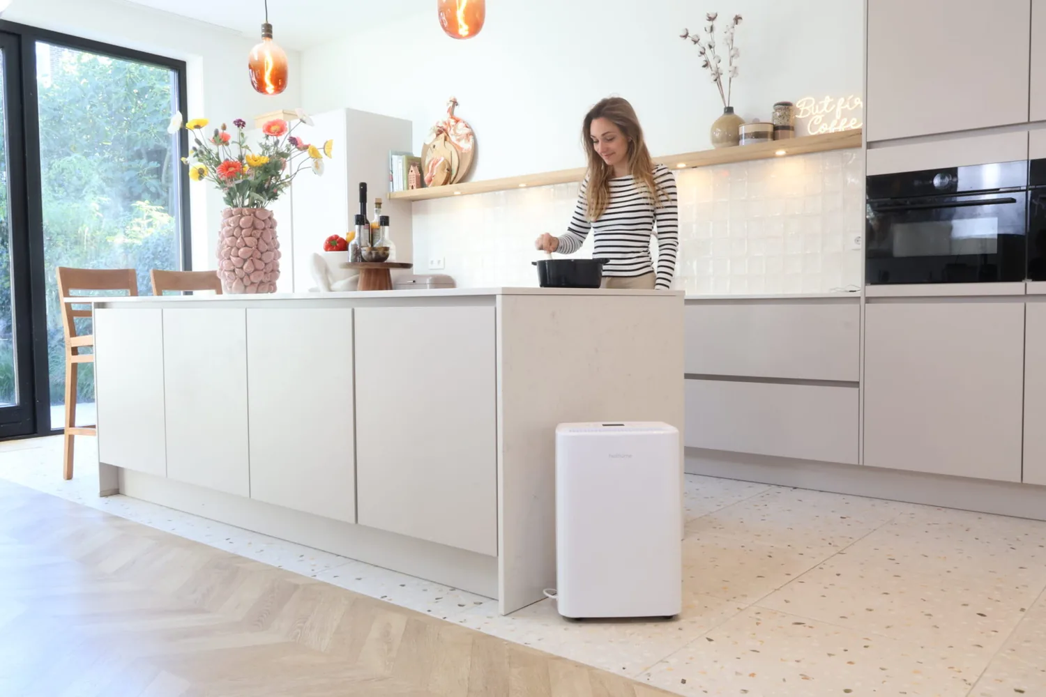 Déshumidificateur dans une cuisine lumineuse